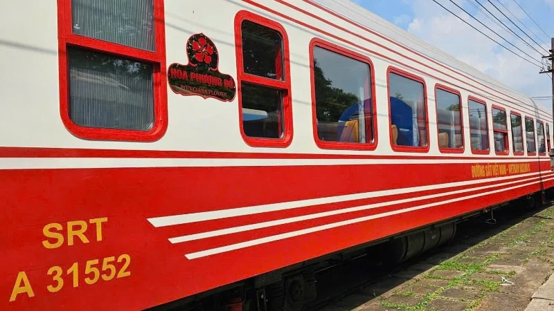 Mở bán vé tàu Hoa Phượng Đỏ tuyến Hà Nội-Hải Phòng 