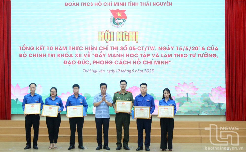 Thanh niên Phú Bình học Bác từ những điều giản dị