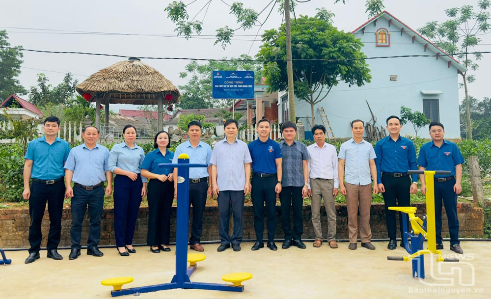 Huyện đoàn Định Hóa huy động nguồn lực xã hội để thực hiện công trình thanh niên tại xã Phượng Tiến.