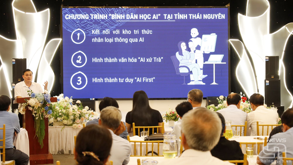 Lãnh đạo Sở Khoa học và Công nghệ trao đổi về chương trình Bình dân học AI.