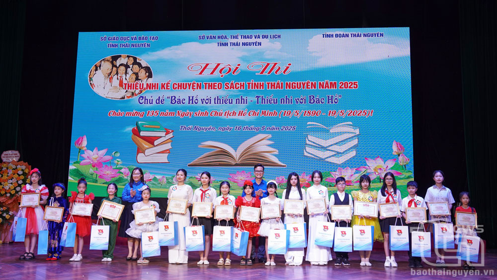 Các đội đạt giải tại hội thi.