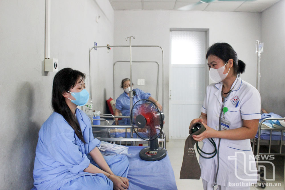 Mặc dù số ca mắc COVID-19 tại Thái Nguyên chưa tăng cao, song đã có những trường hợp phải nhập viện với triệu chứng nặng.