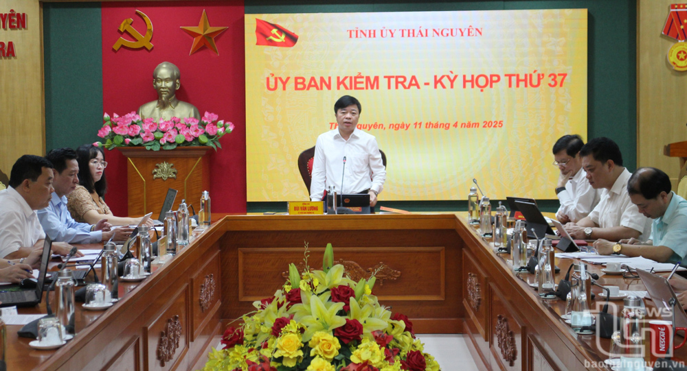 Đồng chí Bùi Văn Lương, Ủy viên Ban Thường vụ, Chủ nhiệm Ủy ban Kiểm tra Tỉnh ủy Thái Nguyên, chủ trì Kỳ họp.