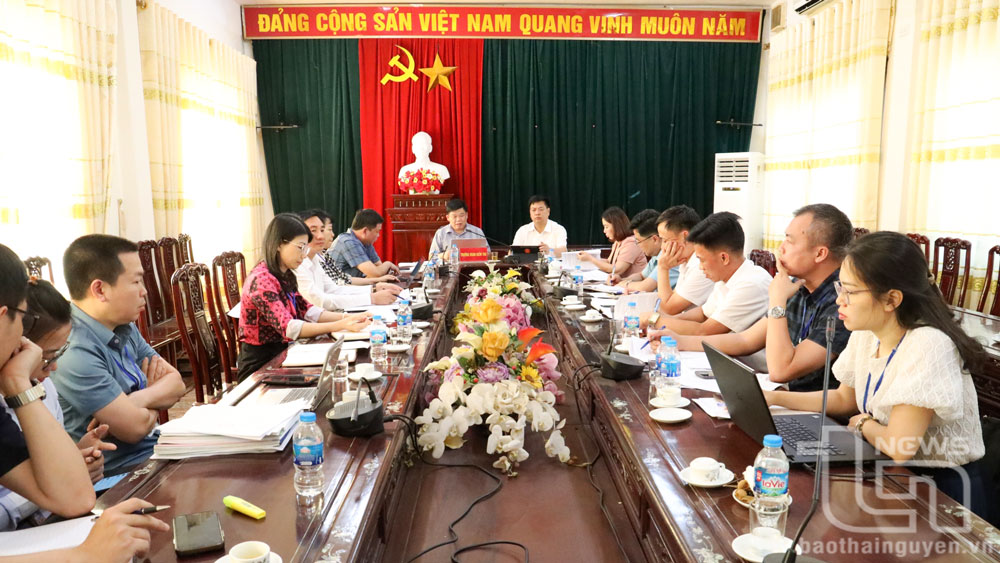 Quang cảnh buổi làm việc.