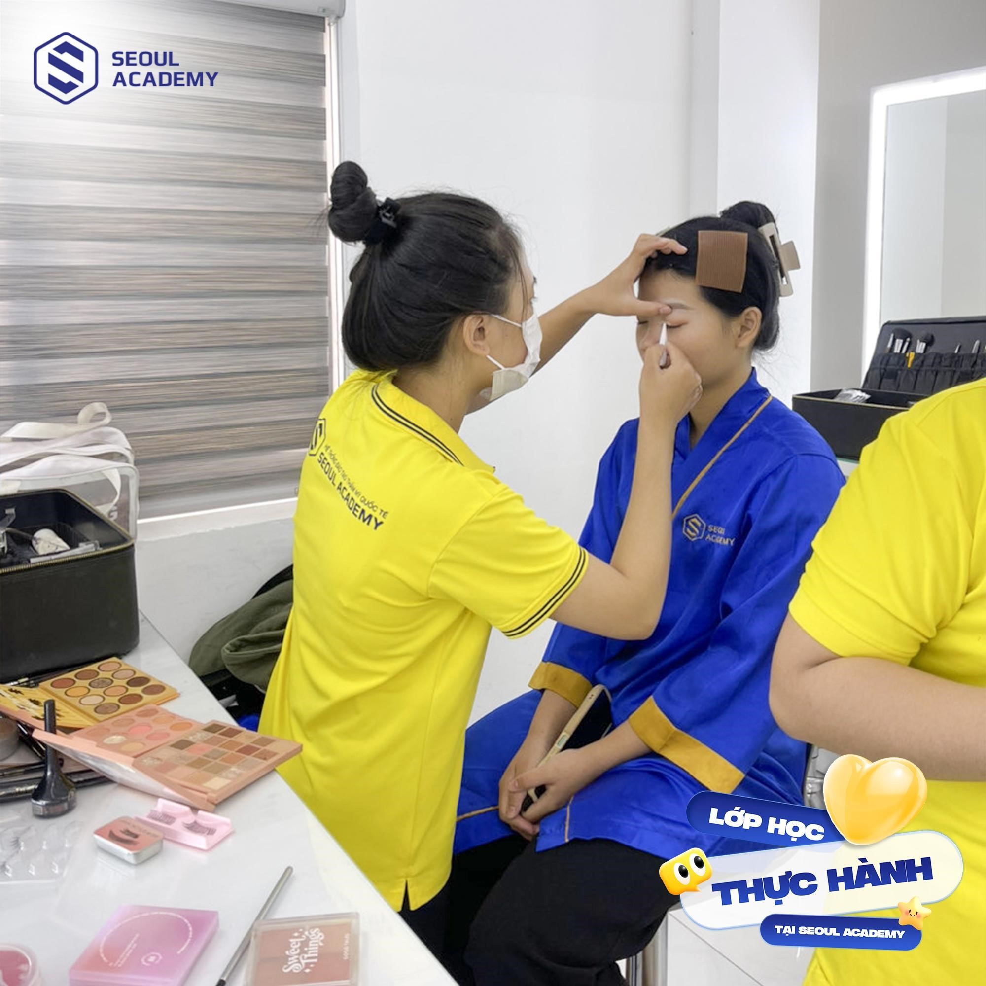 Khóa học trang điểm tại Seoul Academy - Chìa khóa thành công thời hiện đại