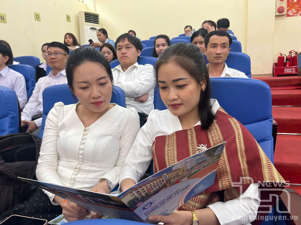 Nâng cao chất lượng đào tạo lưu học sinh Lào tại Việt Nam