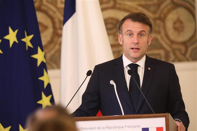 Tổng thống Pháp Emmanuel Macron đã cảnh báo về lệnh trừng phạt mới với Nga. Ảnh: THX/TTXVN
