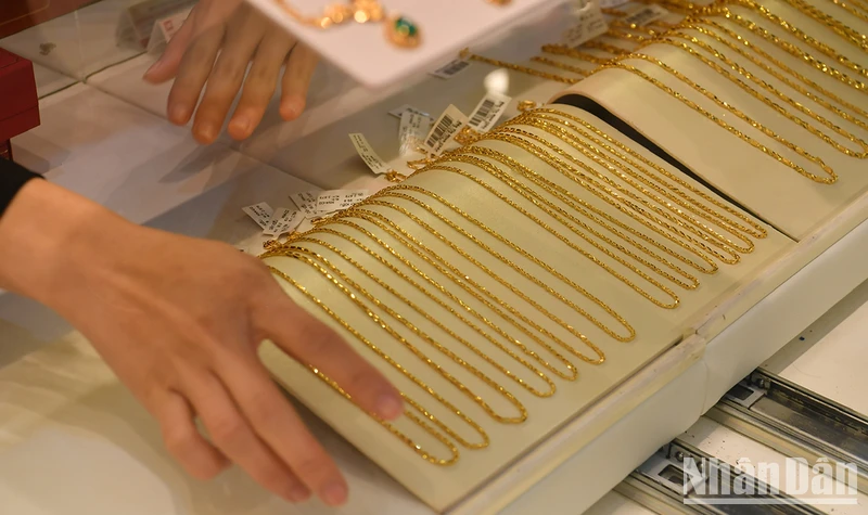 Giá vàng ngày 28/5: Vàng miếng SJC nhích nhẹ sau 2 phiên giảm liên tiếp
