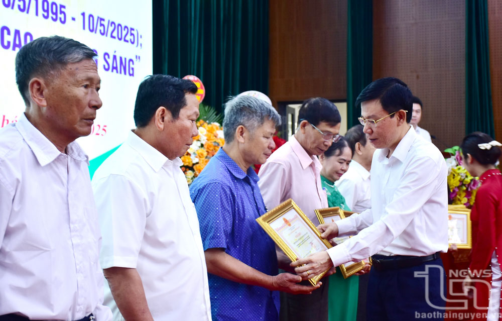 Tôn vinh người cao tuổi tiêu biểu trong phong trào thi đua yêu nước