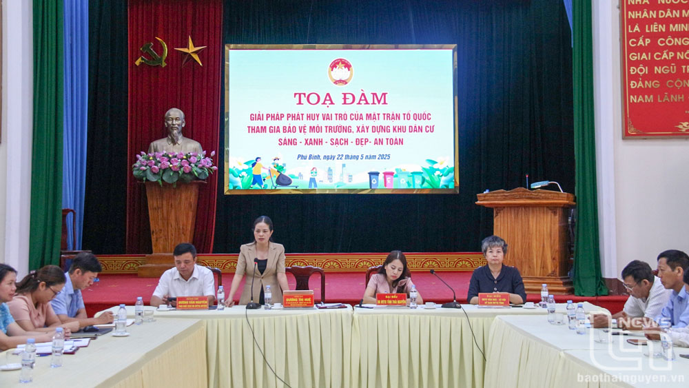 Các đại biểu tham dự tọa đàm.
