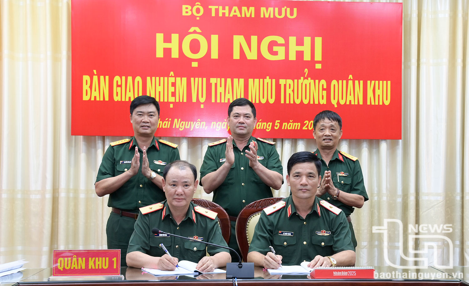 Bàn giao nhiệm vụ Tham mưu trưởng Quân khu 1