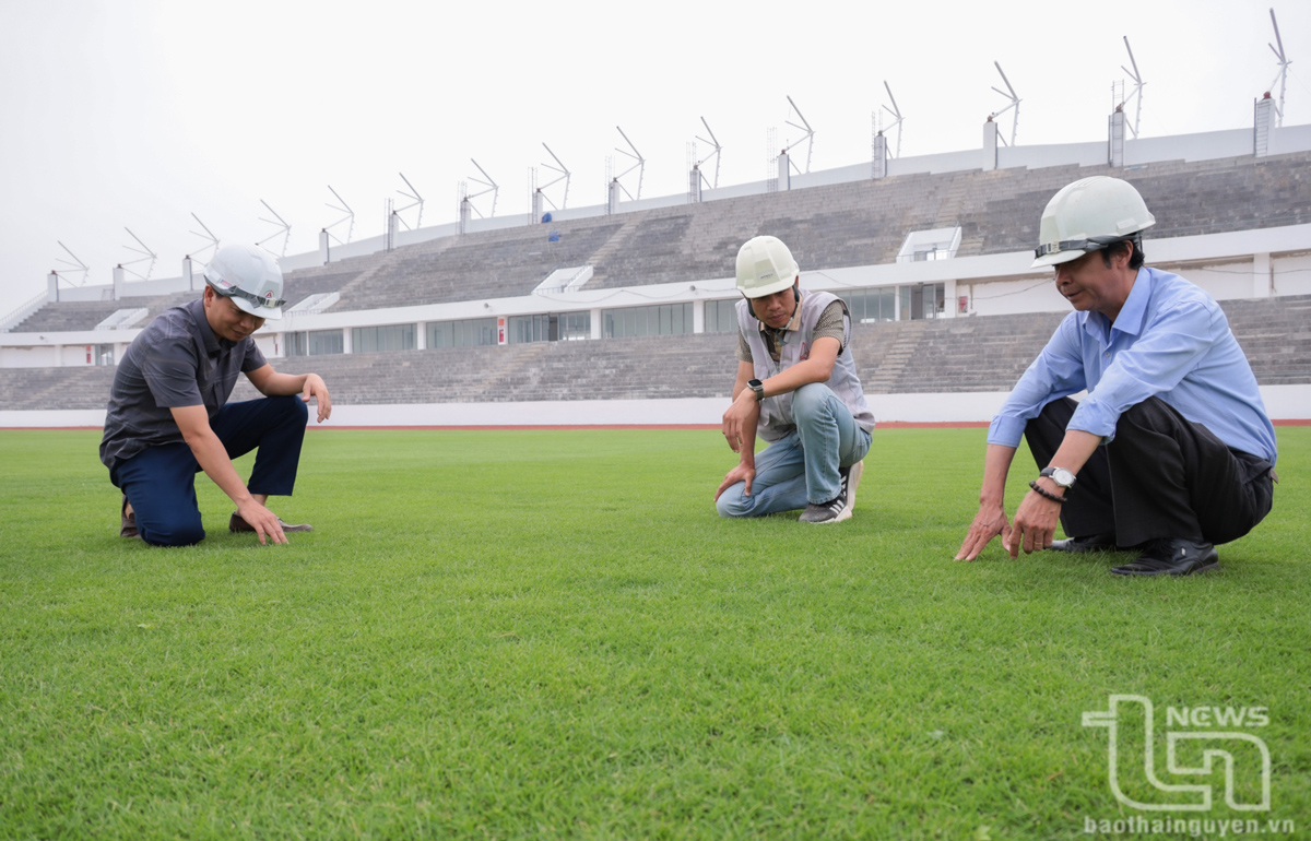 Đại diện đơn vị tư vấn giám sát liên tục bám sát hiện trường để kịp thời phát hiện, xử lý những bất cập trong quá trình thi công.