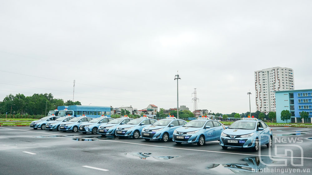 Các phương tiện được bố trí đầy đủ, khoa học phục vụ kỳ sát hạch.