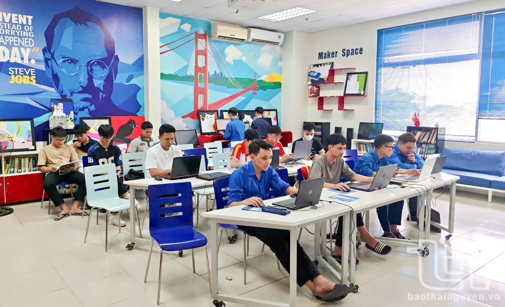 Đại học Thái Nguyên tập huấn AI cho sinh viên