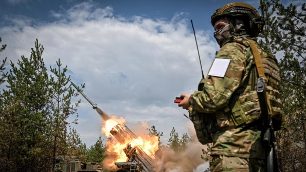Nga đẩy mạnh tấn công Donetsk, Ukraine nguy cơ mất tuyến phòng thủ chiến lược