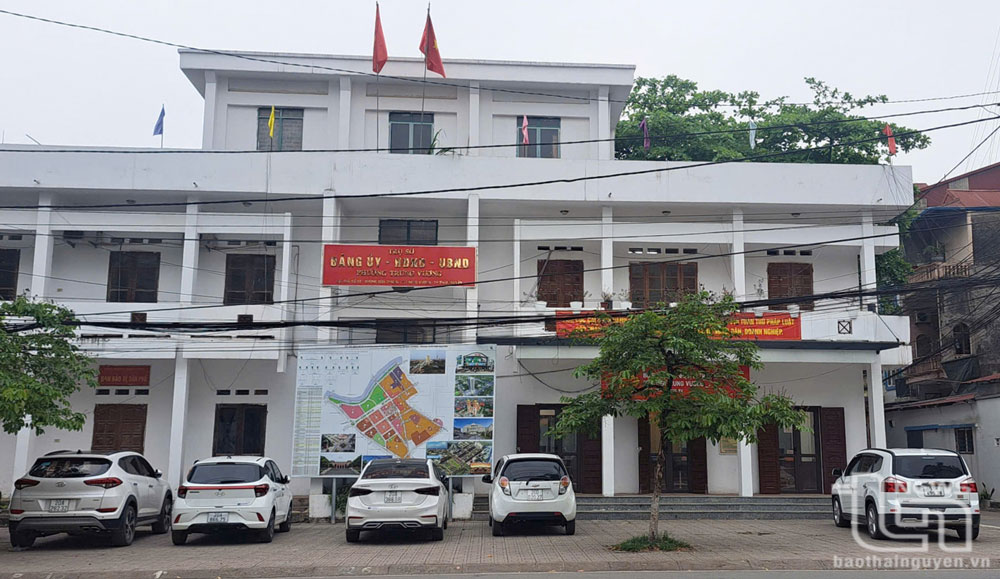 Theo phương án sắp xếp tài sản công, trường hợp diện tích trụ sở hiện tại chưa đáp ứng được yêu cầu thì bộ phận gián tiếp có thể đặt ở một trụ sở khác. Trong ảnh: Trụ sở Đảng ủy, HĐND, UBND phường Trưng Vương, tới đây nhập vào phường Phan Đình Phùng.
