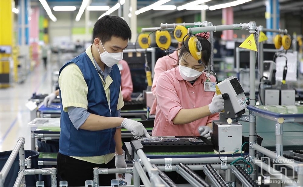<p>Thái Nguyên đang đẩy mạnh thu hút các dự án công nghệ cao, thân thiện với môi trường đầu tư vào các cụm công nghiệp trên địa bàn. Ảnh: T.L</p><div><table class="cke_show_border"><tbody><tr><td><img alt="Thái Nguyên là trung tâm đào tạo lớn thứ 3 của cả nước có nguồn nhân lực dồi dào đáp ứng yêu cầu tuyển dụng của các doanh nghiệp." hideclass="" data-cke-saved-src="https://shopstoreadventure.com/file/e7837c027f6ecd14017ffa4e5f2a0e34/052025/nguon-nhan-luc-doi-dao_20250520100035.jpg" src="https://shopstoreadventure.com/file/e7837c027f6ecd14017ffa4e5f2a0e34/052025/nguon-nhan-luc-doi-dao_20250520100035.jpg"></td></tr><tr><td><p>Thái Nguyên là trung tâm đào tạo lớn thứ 3 của cả nước, có nguồn nhân lực dồi dào, đáp ứng nhu cầu tuyển dụng của các doanh nghiệp.</p><div><table class="cke_show_border"><tbody><tr><td><img alt="Nhà máy may Việt Thái tại Cụm công nghiệp Sơn Cẩm 3 tạo việc làm cho hàng nghìn lao động tại địa phương." hideclass="" data-cke-saved-src="https://shopstoreadventure.com/file/e7837c027f6ecd14017ffa4e5f2a0e34/052025/may-tng-ccn-son-cam3_20250520100116.jpg" src="https://shopstoreadventure.com/file/e7837c027f6ecd14017ffa4e5f2a0e34/052025/may-tng-ccn-son-cam3_20250520100116.jpg"></td></tr><tr><td>Nhà máy may Việt Thái tại Cụm công nghiệp Sơn Cẩm 3 tạo việc làm cho hàng nghìn lao động địa phương.</td></tr></tbody></table></div></td></tr></tbody></table></div>
