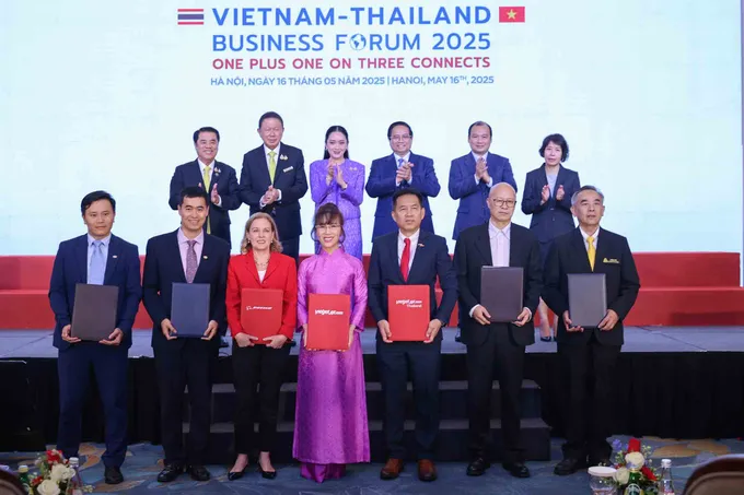 Thủ tướng Việt Nam và Thái Lan chứng kiến thỏa thuận chuyển giao 50 tàu bay Boeing cho Vietjet Thái Lan