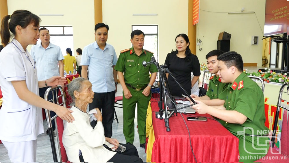 Phú Lương: Thu thập mẫu ADN cho 19 thân nhân liệt sĩ chưa xác định được danh tính