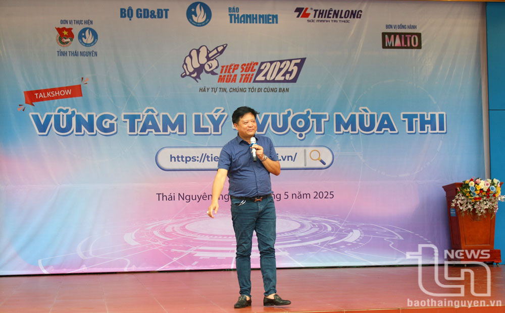 PGS.TS Phạm Mạnh Hà, Giám đốc Trung tâm Hợp tác đào tạo và bồi dưỡng, Trường Đại học Giáo dục (Đại học Quốc gia Hà Nội), chuyên gia tư vấn tại Chương trình.