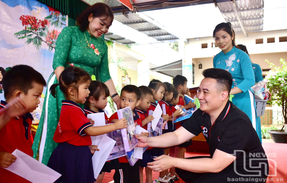 Ở đâu có trẻ em khó khăn, ở đó có yêu thương