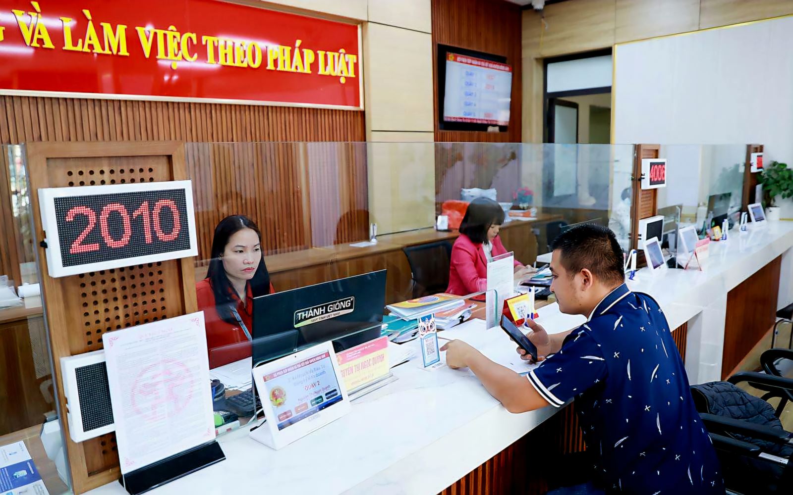 Hoàn thành cắt giảm, phân định thẩm quyền thủ tục hành chính cấp huyện trước ngày 10/6