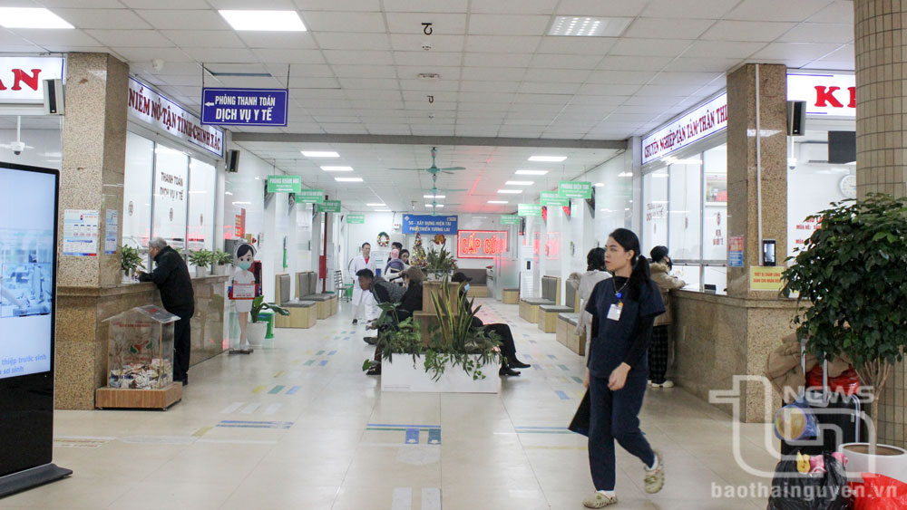 Các cơ sở y tế trên địa bàn tỉnh ngày càng được đầu tư xây dựng khang trang, nhằm đáp ứng tốt hơn yêu cầu của người dân. Trong ảnh: Khu vực khám bệnh tại Bệnh viện A Thái Nguyên.