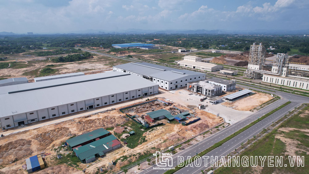 Sức hút của môi trường đầu tư tại Thái Nguyên với các dự án FDI ngày càng lớn, kết quả thu hút đầu tư của tỉnh những năm gần đây luôn đứng ở tốp đầu cả nước (năm 2022 đạt trên 1,5 tỷ USD). Cùng với Samsung, nhiều tập đoàn lớn khác cũng chọn Thái Nguyên làm “bến đỗ”, như: Sunny, Dongwha… Trong ảnh: KCN Sông Công 2 (diện tích 250ha) nhanh chóng được lấp đầy, chủ yếu là dự án FDI.