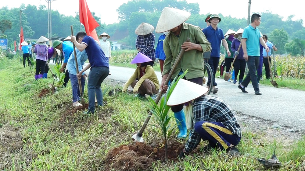 Phú Lương: Ra quân tình nguyện xây dựng nông thôn mới