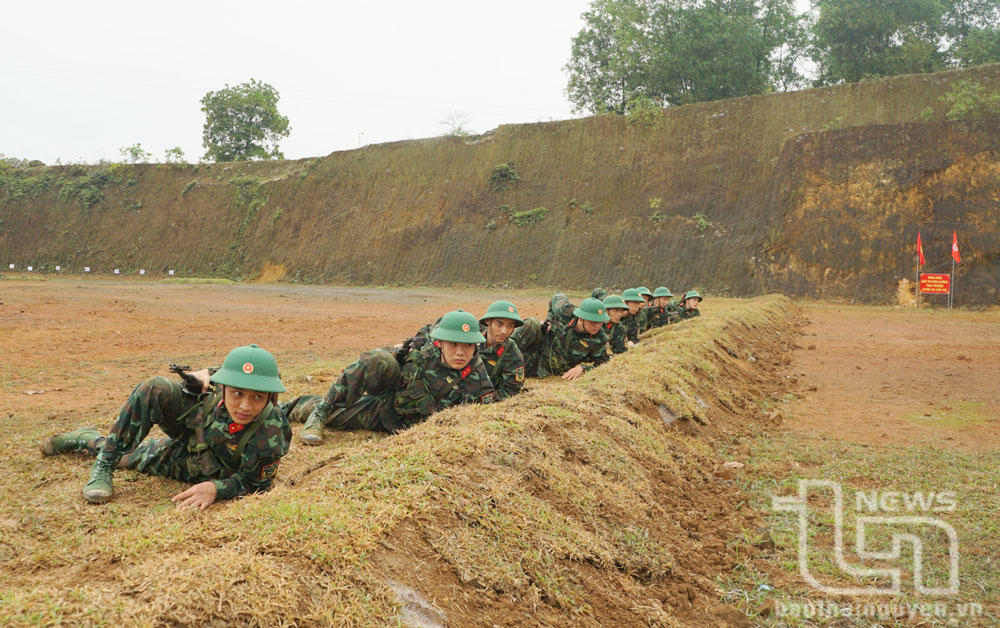 Trong huấn luyện chiến sĩ mới, Trung đoàn 832 bảo đảm tốt phương châm cơ bản, thiết thực, vững chắc.
