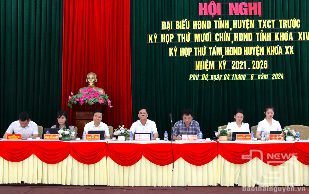 Các đại biểu HĐND tỉnh lắng nghe, tiếp thu nhiều kiến nghị của cử tri