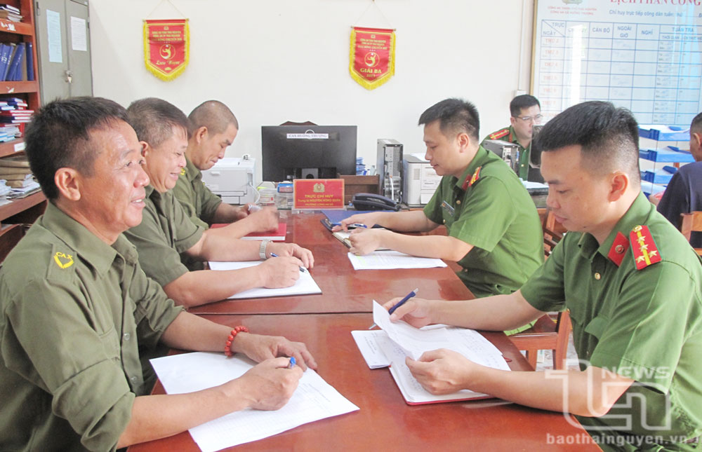 Hỗ trợ lực lượng bảo vệ an ninh trật tự ở cơ sở: Thêm động lực cống hiến