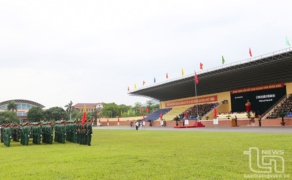 Quang cảnh Lễ tuyên thệ chiến sĩ mới.