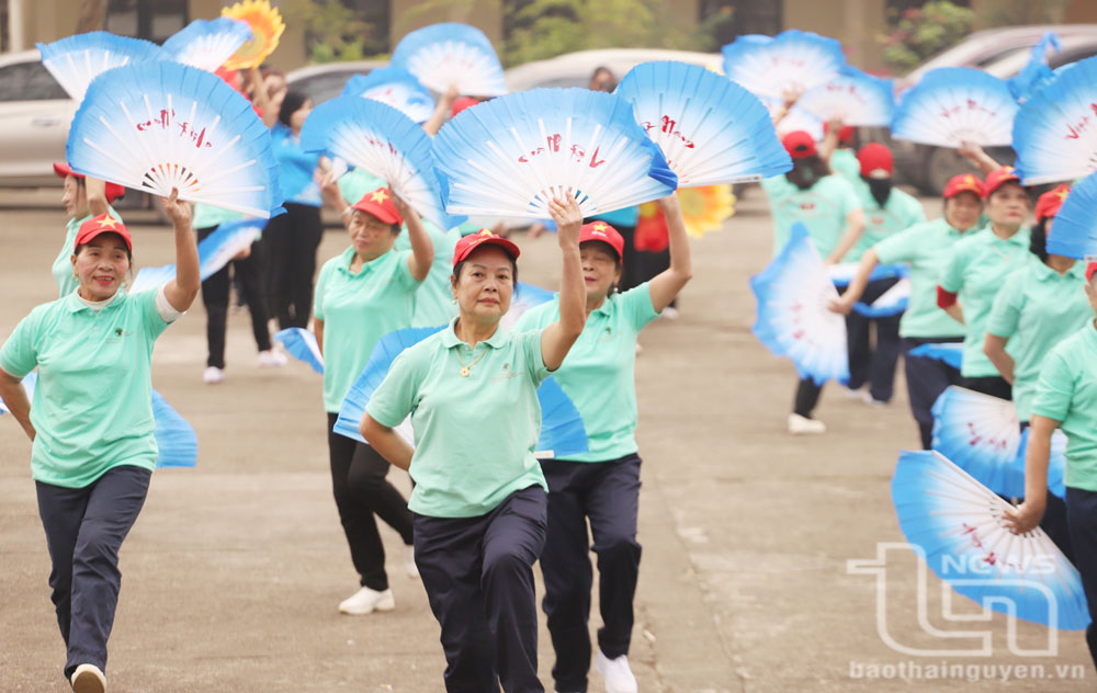 Chăm lo đời sống tinh thần cho hội viên phụ nữ