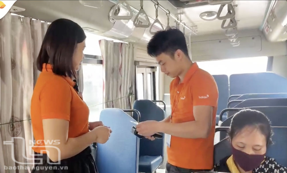 Công ty CP Thương mại và Du lịch Hà Lan ứng dụng bán vé xe buýt điện tử, tăng tiện lợi cho khách hàng. 