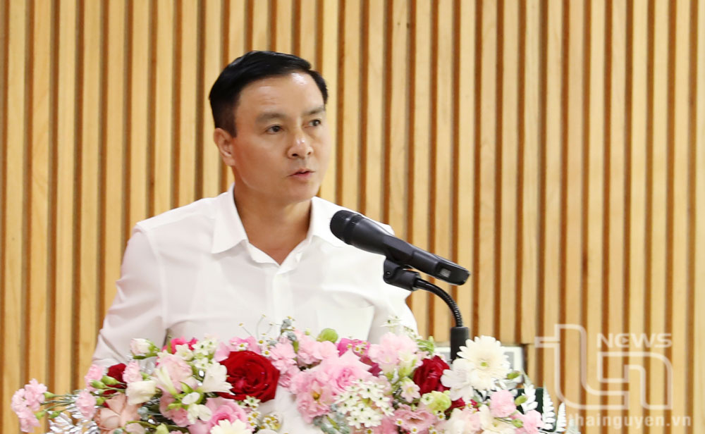 Đồng chí Trưởng Ban Tuyên giáo Tỉnh ủy Vũ Duy Hoàng phát biểu kết luận Hội nghị.