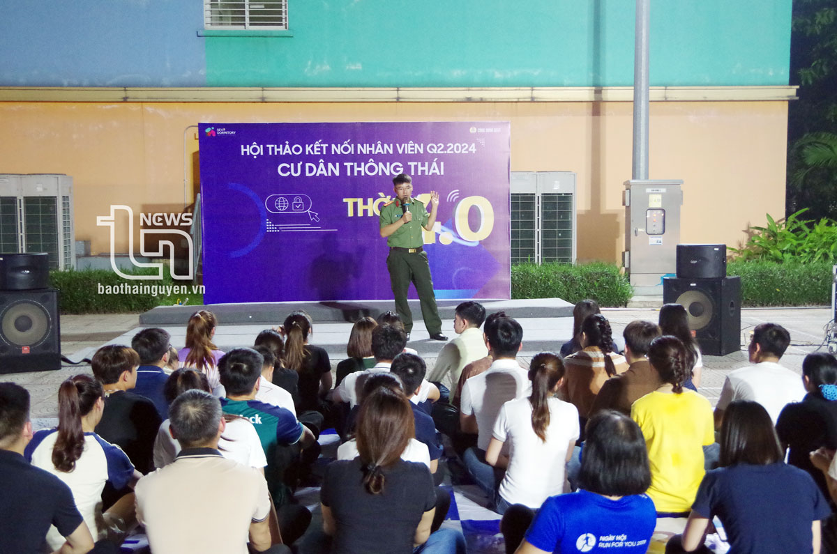 Tuyên truyền về tội phạm trên không gian mạng tới công nhân