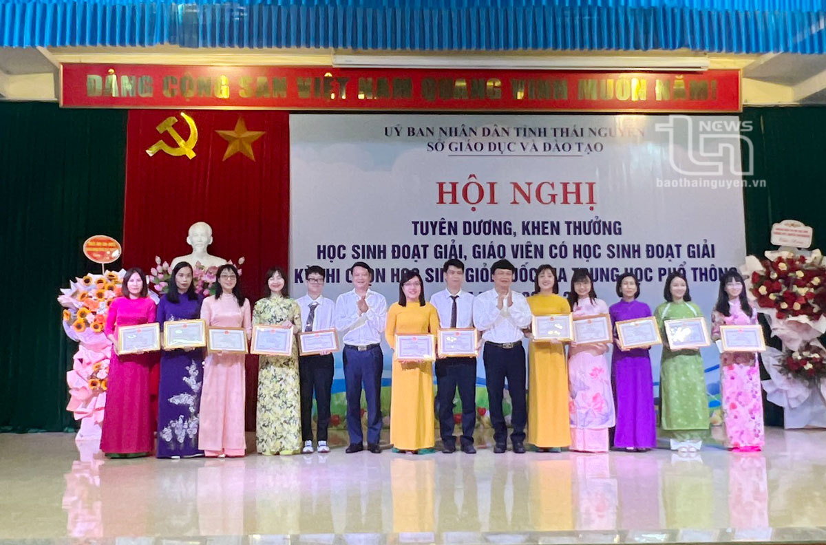 Thái Nguyên: 6 nhà giáo được phong tặng danh hiệu “Nhà giáo Ưu tú”