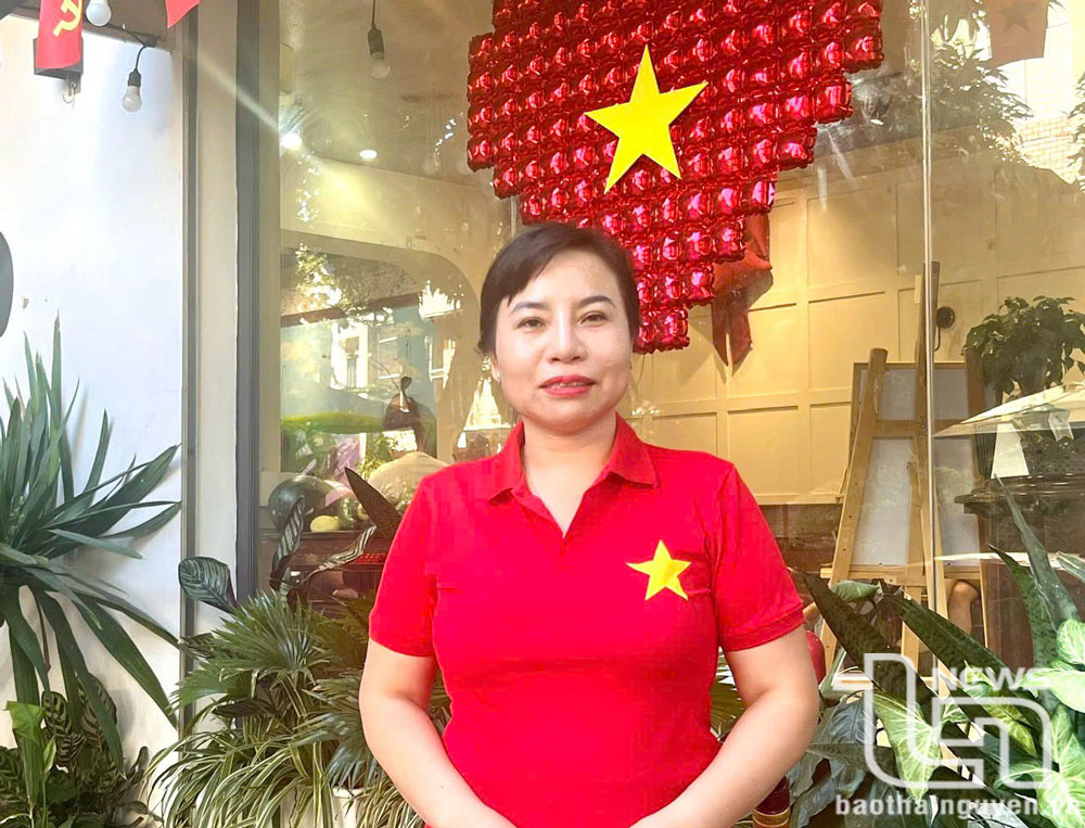 Nhà báo Nguyễn Nguyên, Trưởng phòng Văn hoá - Xã hội.