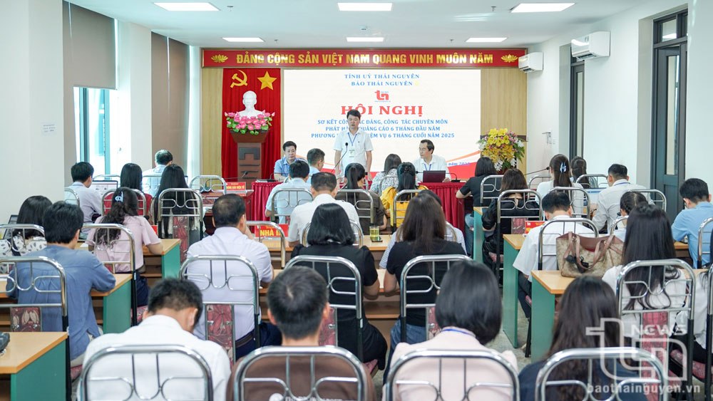 Ban Biên tập Báo Thái Nguyên chủ trì Hội nghị.