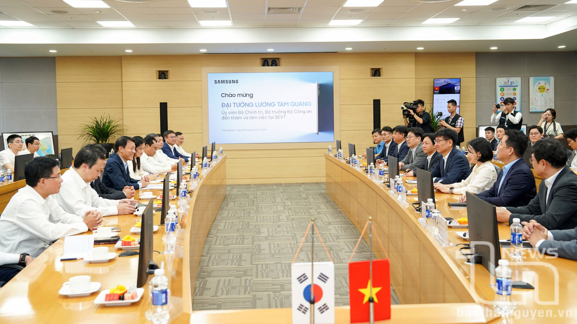 Quang cảnh chương trình làm việc tại Công ty TNHH Samsung Electronics Việt Nam Thái Nguyên