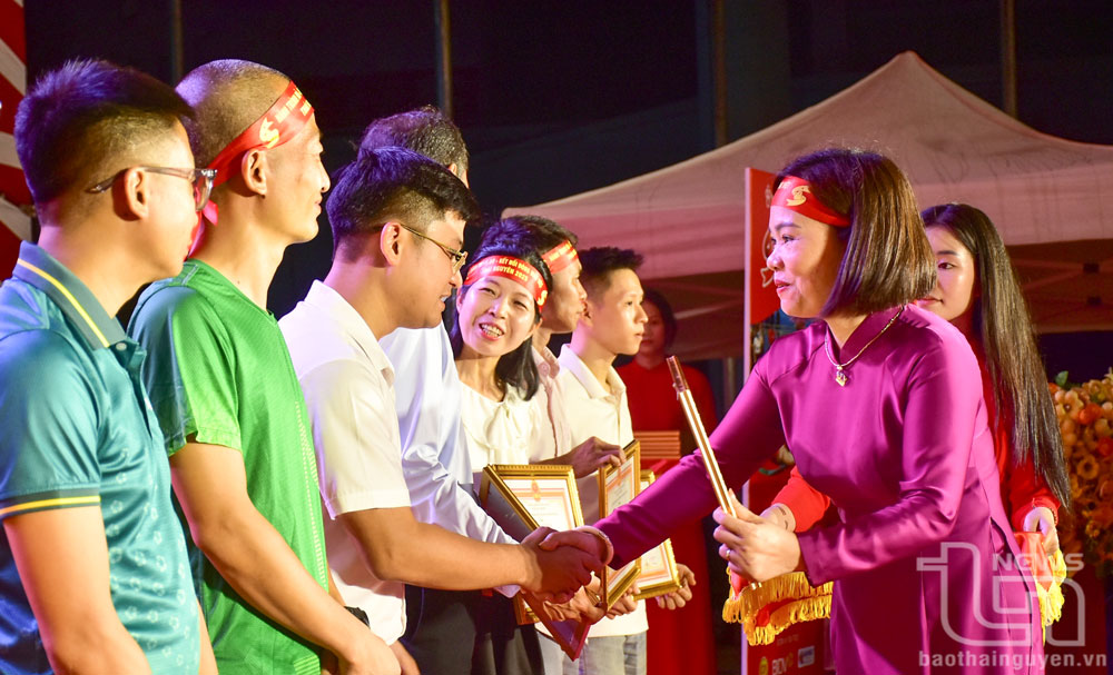 Hơn 73.000km bước chân nhân ái lan tỏa yêu thương