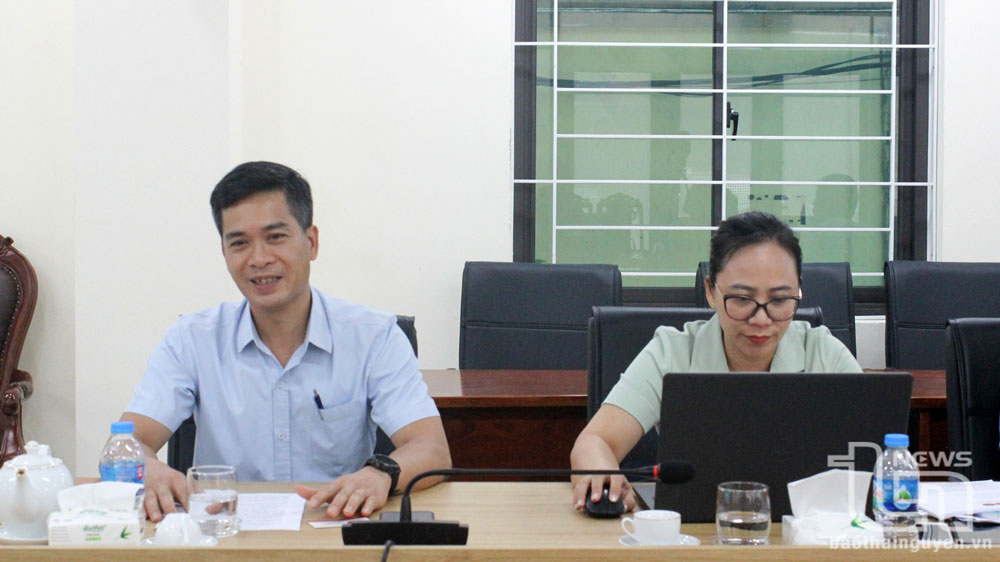 Đại diện lãnh đạo Sở Y tế Thái Nguyên phát biểu tại buổi làm việc.