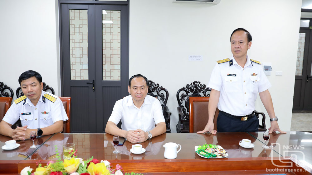 Đại tá Vũ Tiến Dũng, Phó Chủ nhiệm Chính trị Cục Hậu cần - Kỹ thuật Hải quân bày tỏ mong muốn các cơ quan báo chí tiếp tục quan tâm, tăng cường công tác phối hợp tuyên truyền về biển đảo.
