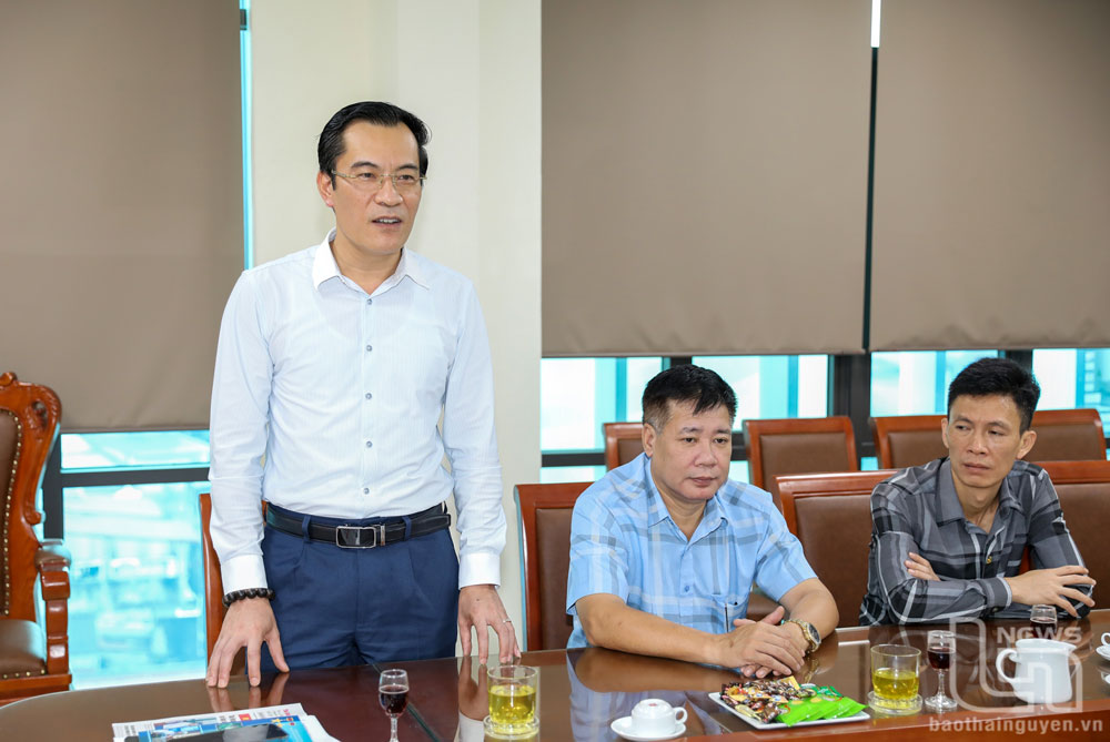 Lãnh đạo Báo Thái Nguyên mong muốn trong thời gian tới tiếp tục được tạo điều kiện thuận lợi để đội ngũ phóng viên, biên tập viên tiếp cận, tìm hiểu thông tin, tác nghiệp tuyên truyền về biển đảo.