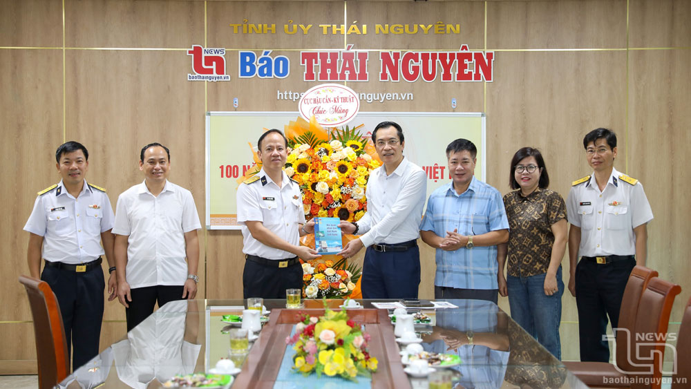 Cục Hậu cần - Kỹ thuật Hải quân chúc mừng các cơ quan báo chí Thái Nguyên