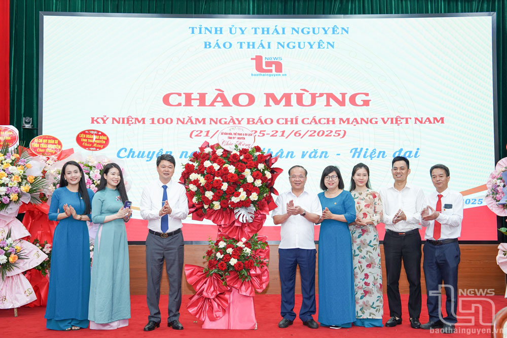 Lãnh đạo Sở Văn hóa, Thể thao và Du lịch cùng