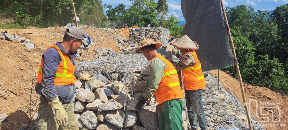 Công nhân, người lao động đang làm việc tại doanh nghiệp, hợp tác xã, liên hiệp hợp tác xã trong và ngoài khu công nghiệp là một trong nhiều đối tượng được ưu tiên mua nhà ở xã hội.