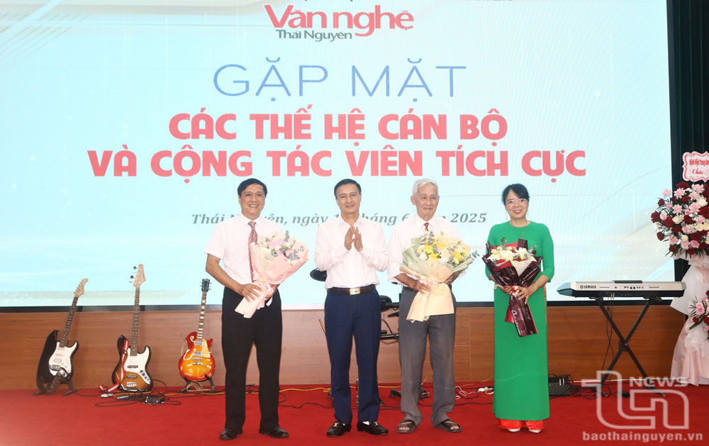 Gặp mặt các thế hệ cán bộ, cộng tác viên tiêu biểu