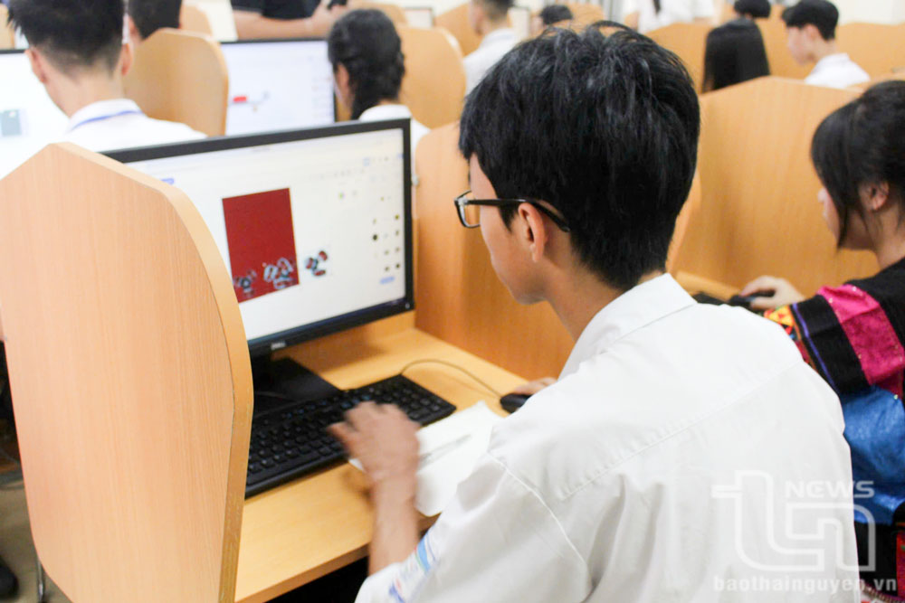 Học sinh THPT trên địa bàn dự Cuộc thi Thiết kế 3D nông cụ “Thái Nguyên xanh”.